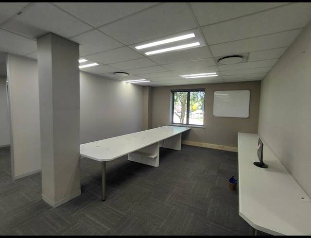 509M² OFFICE TO LET IN MAGALIESSIG